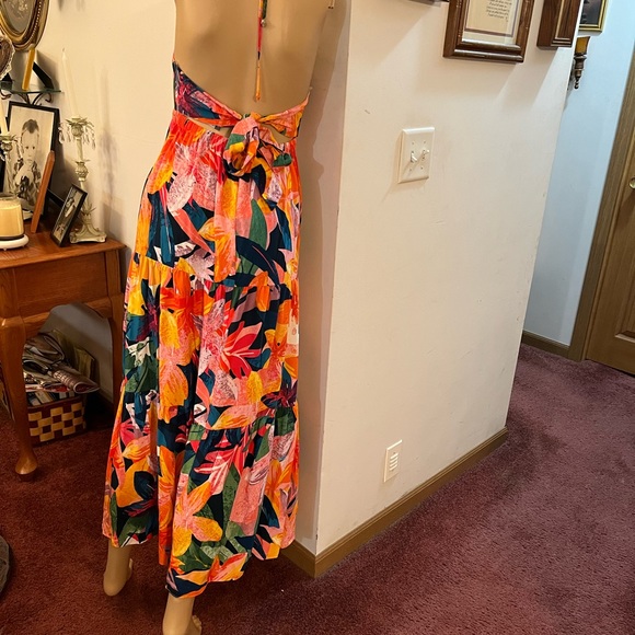 New dress absolutely beautiful size Small - Picture 3 of 10